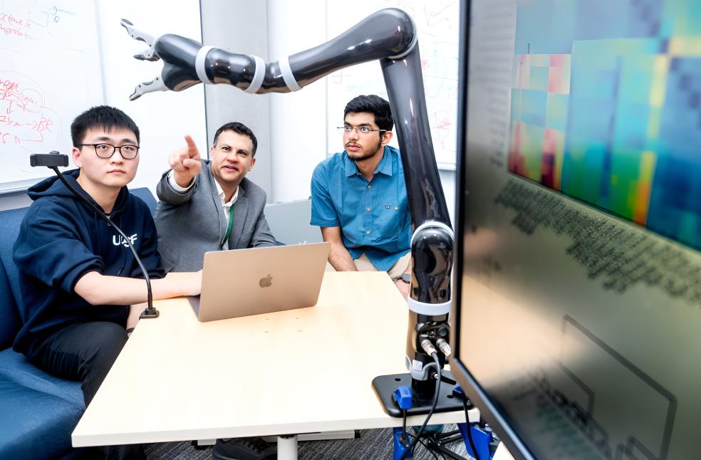 Paralyzed man controls robotic arm using brain signals - Emirati Times