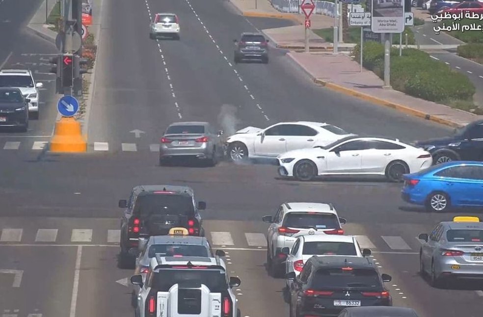 Stay Alert: Abu Dhabi Police warn of intersection accidents