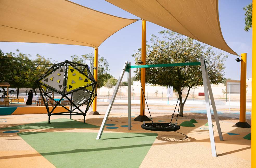 Dubai opens new recreational plazas in Lehbab and Nazwah