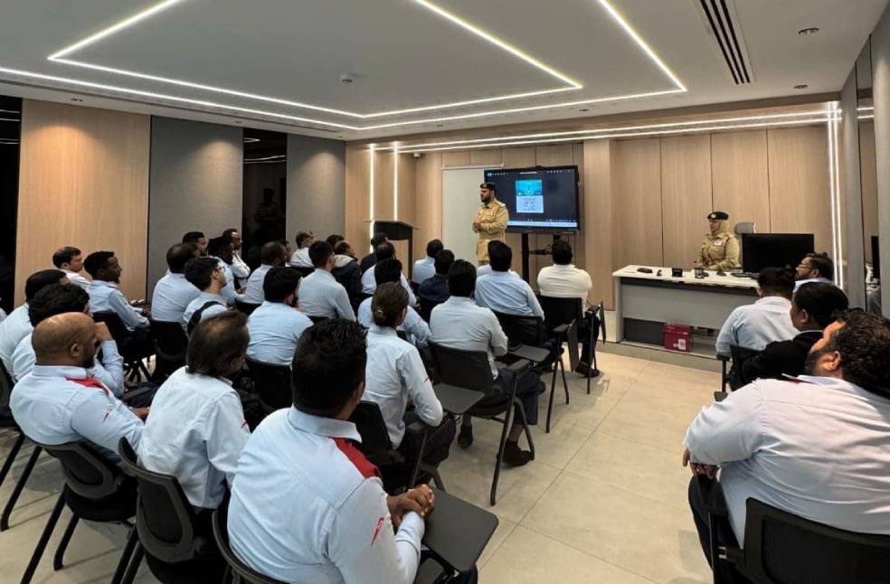 Dubai Police urge delivery riders to pause work during unstable weather